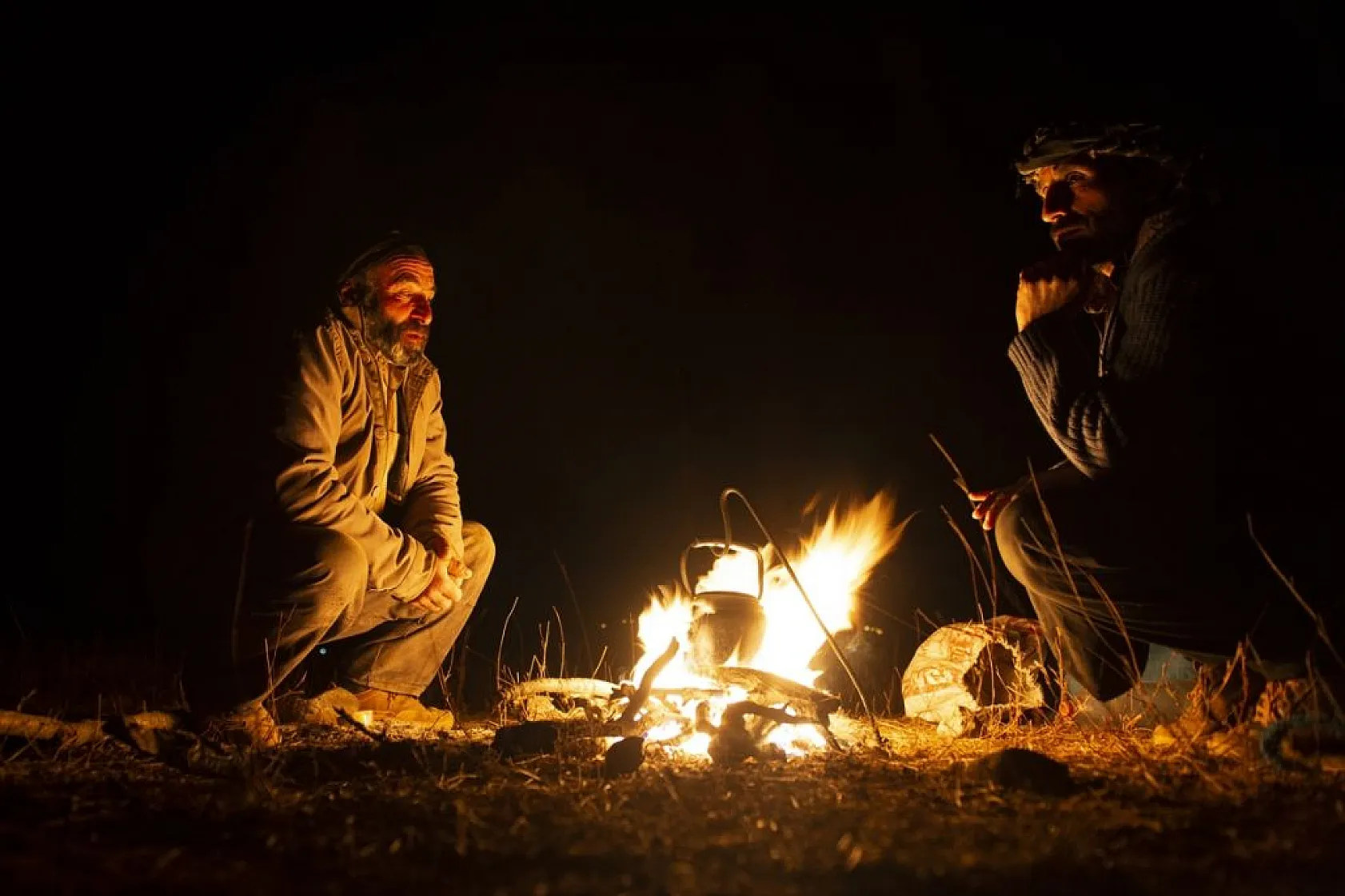 Göçerlerin köylerine zorlu dönüşü başladı