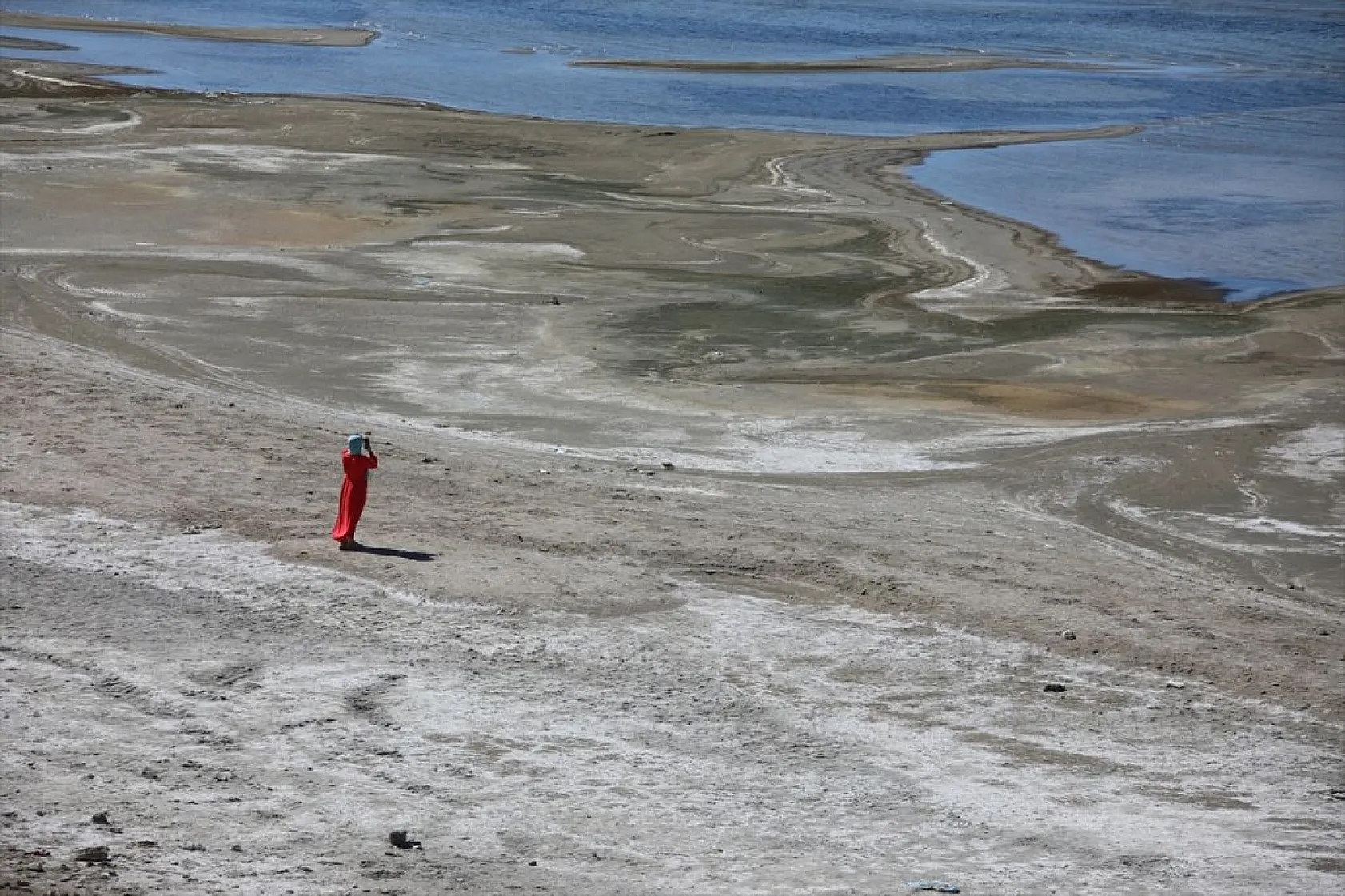Van Gölü'ndeki çekilme sürüyor