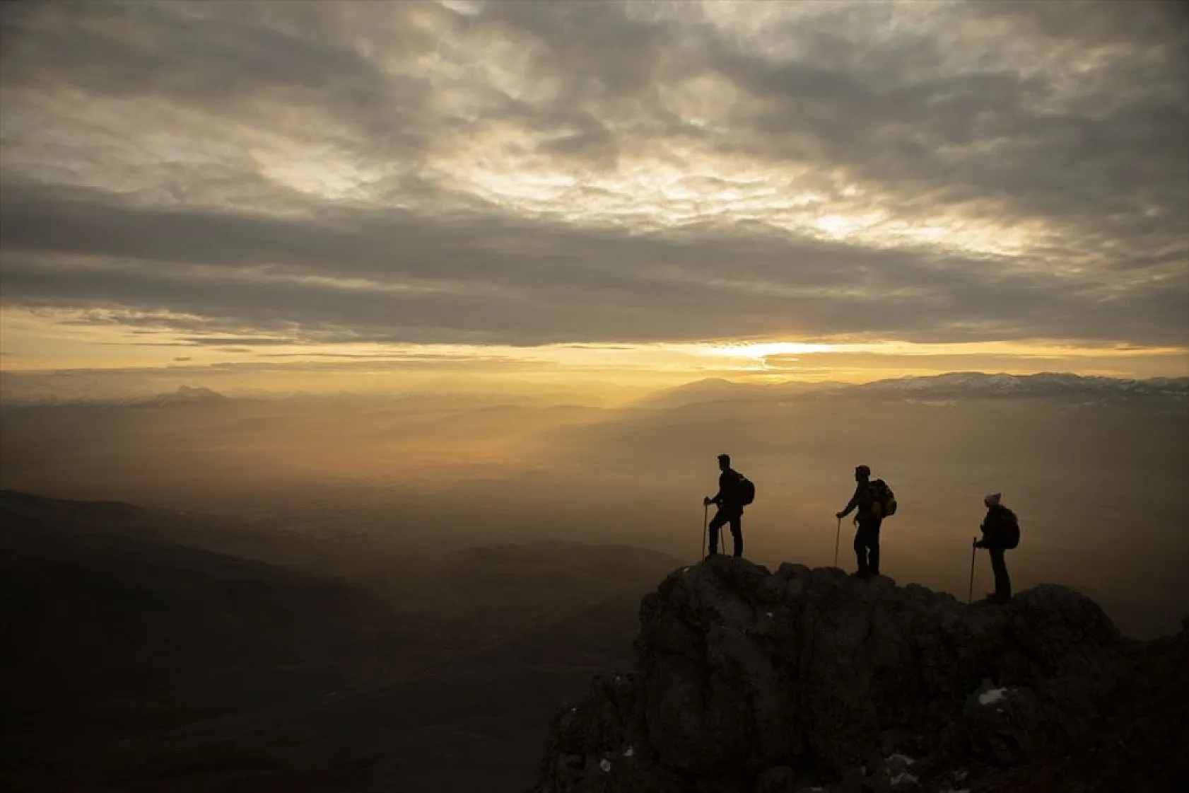 Beyaza bürünen Tunceli dağlarında kış tırmanışları başladı