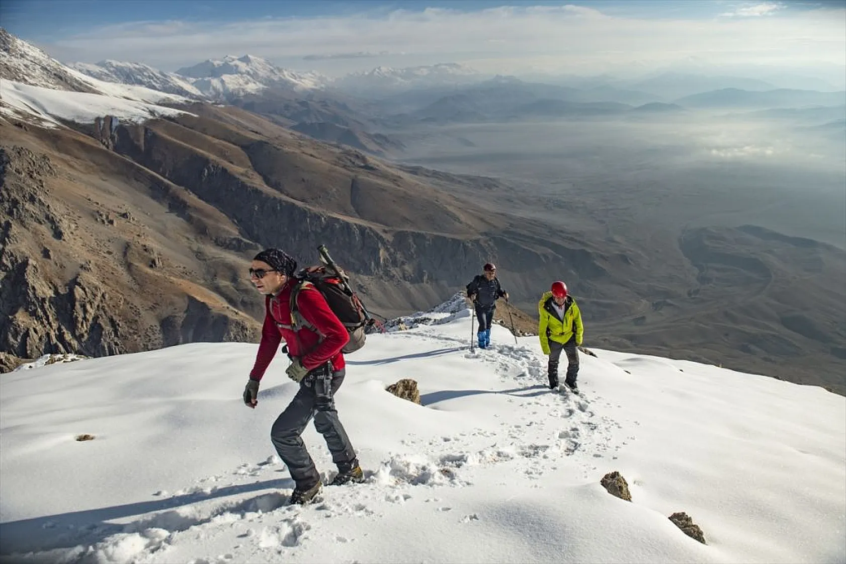 Beyaza bürünen Tunceli dağlarında kış tırmanışları başladı