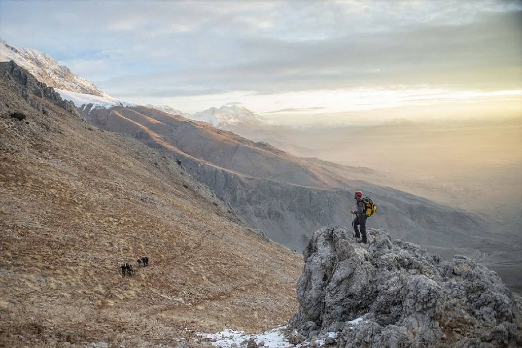 Beyaza bürünen Tunceli dağlarında kış tırmanışları başladı