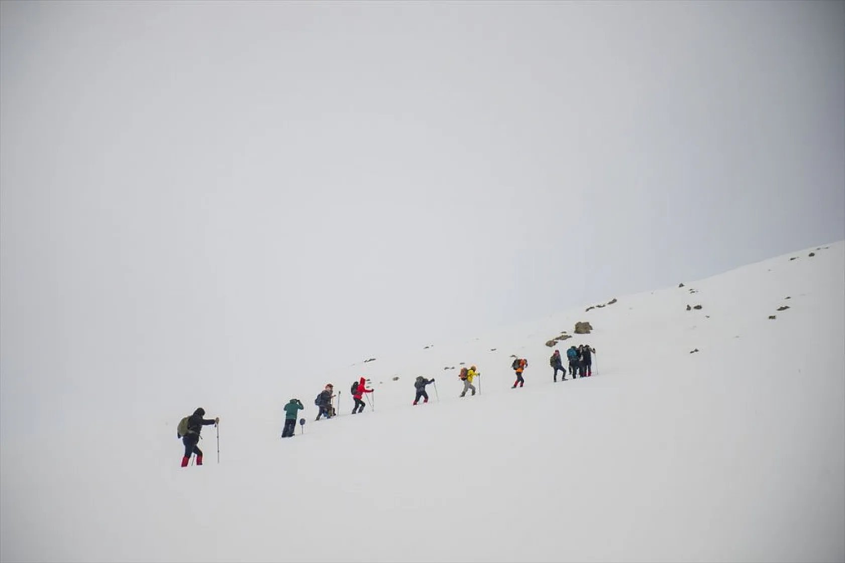 Beyaza bürünen Tunceli dağlarında kış tırmanışları başladı