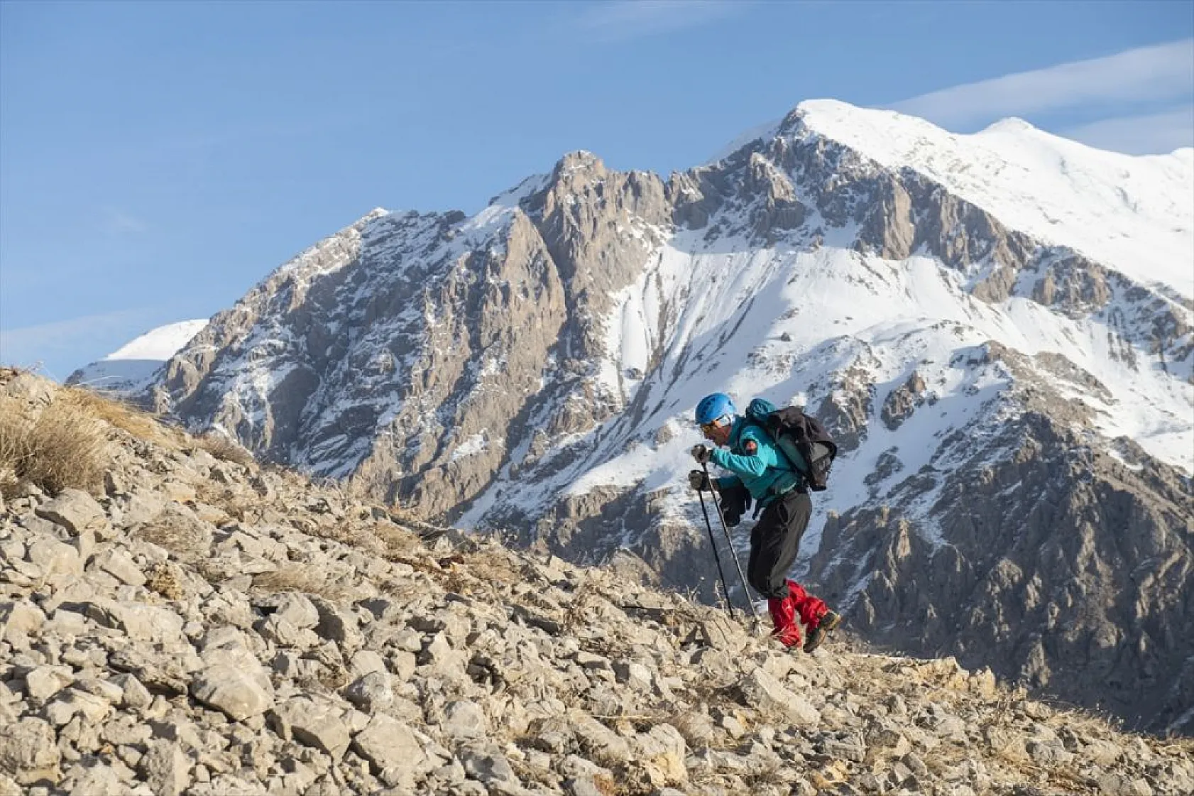 Beyaza bürünen Tunceli dağlarında kış tırmanışları başladı