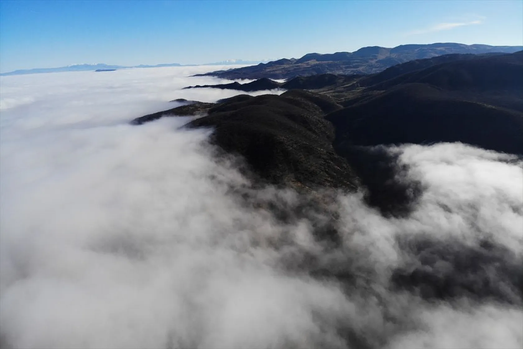 Sisle kaplanan Tunceli dağları havadan görüntülendi