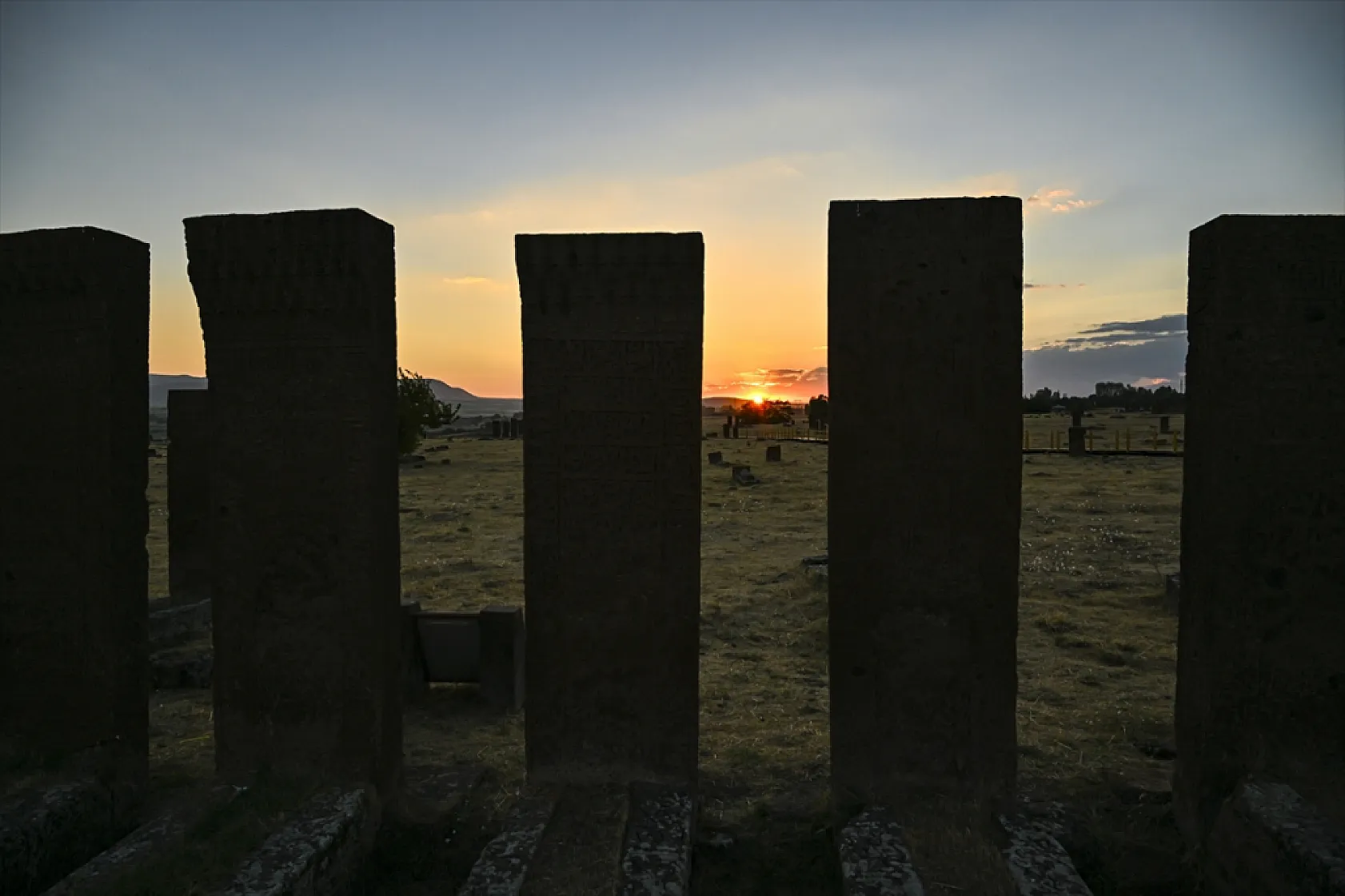 Selçuklu Meydan Mezarlığı zamana meydan okuyor