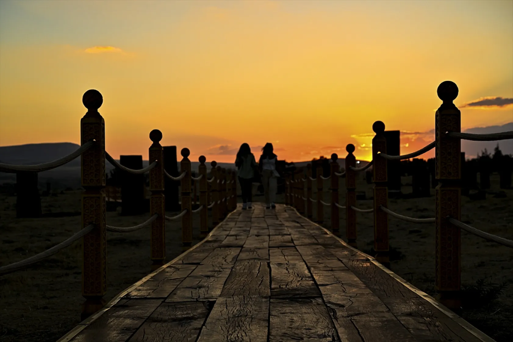 Selçuklu Meydan Mezarlığı zamana meydan okuyor