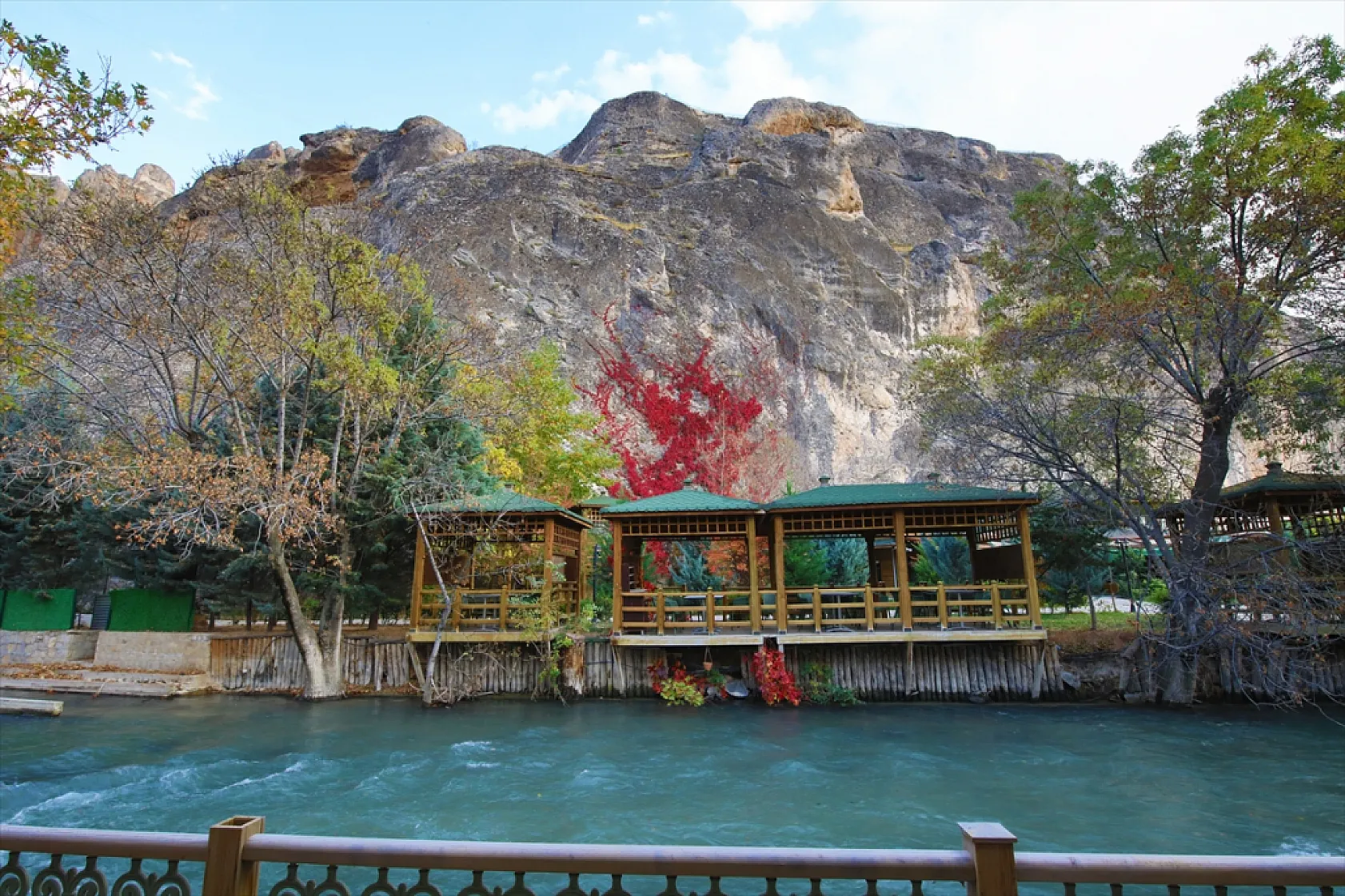Tohma Kanyonu sonbahar renklerine büründü