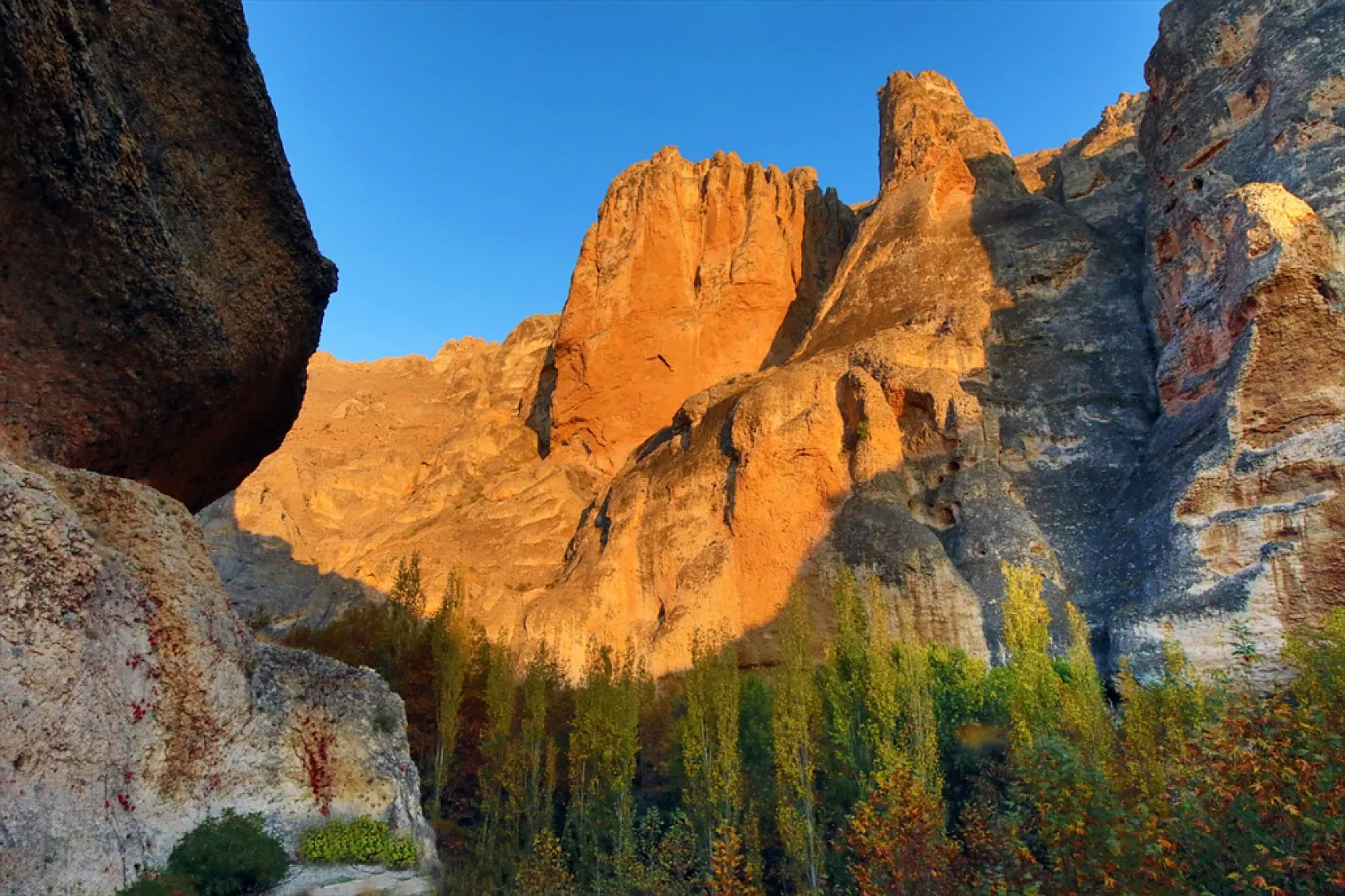 Tohma Kanyonu sonbahar renklerine büründü