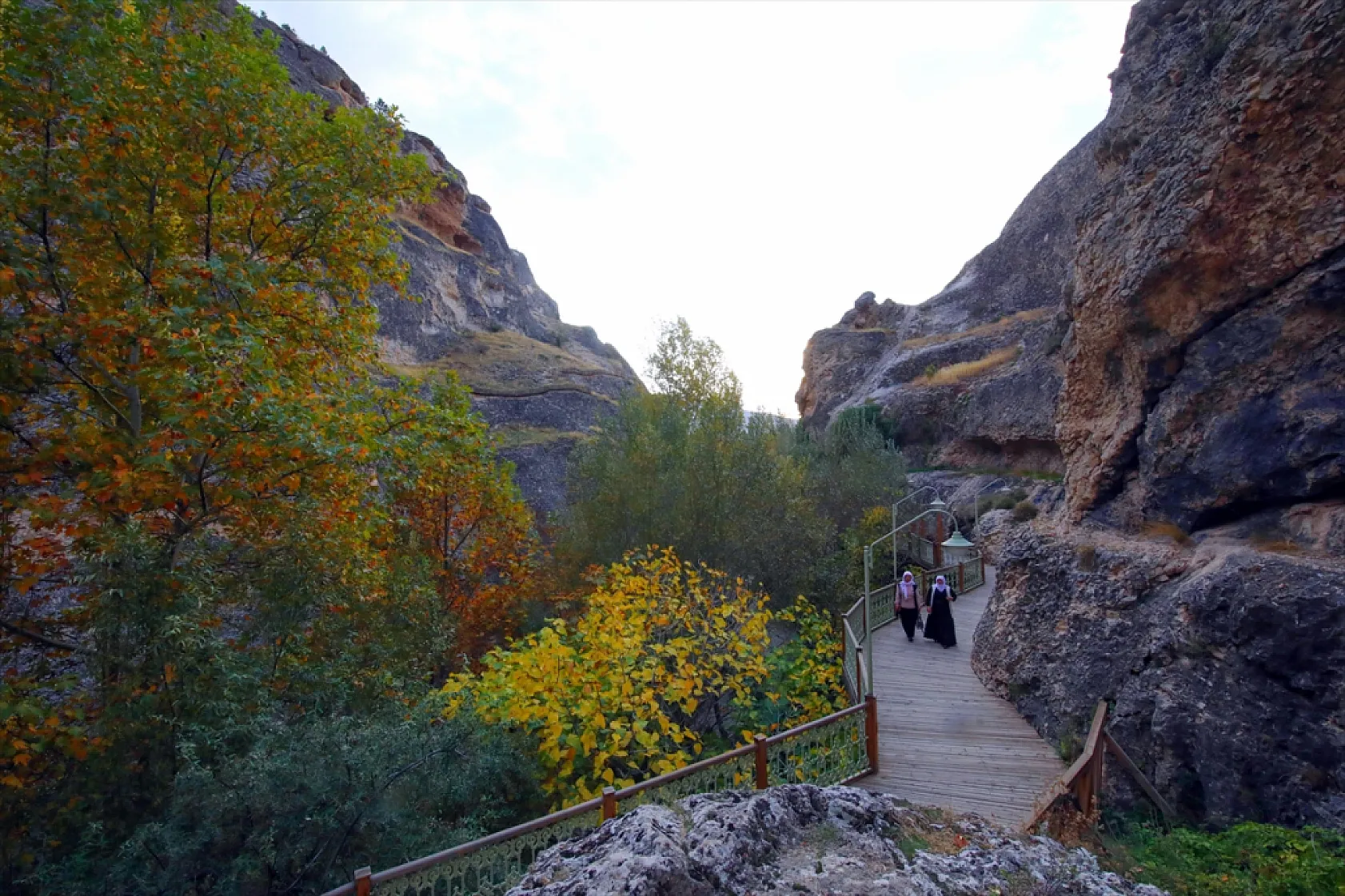 Tohma Kanyonu sonbahar renklerine büründü