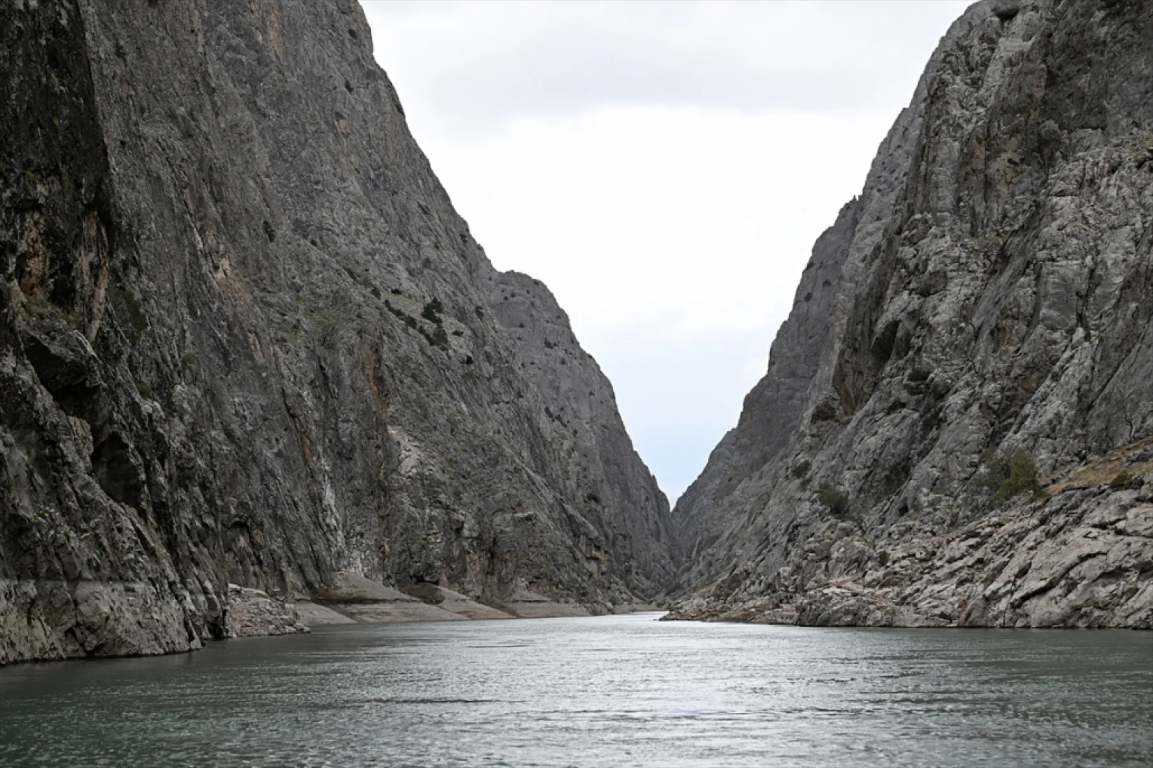 Karanlık Kanyonu ziyaretçilerini büyülüyor
