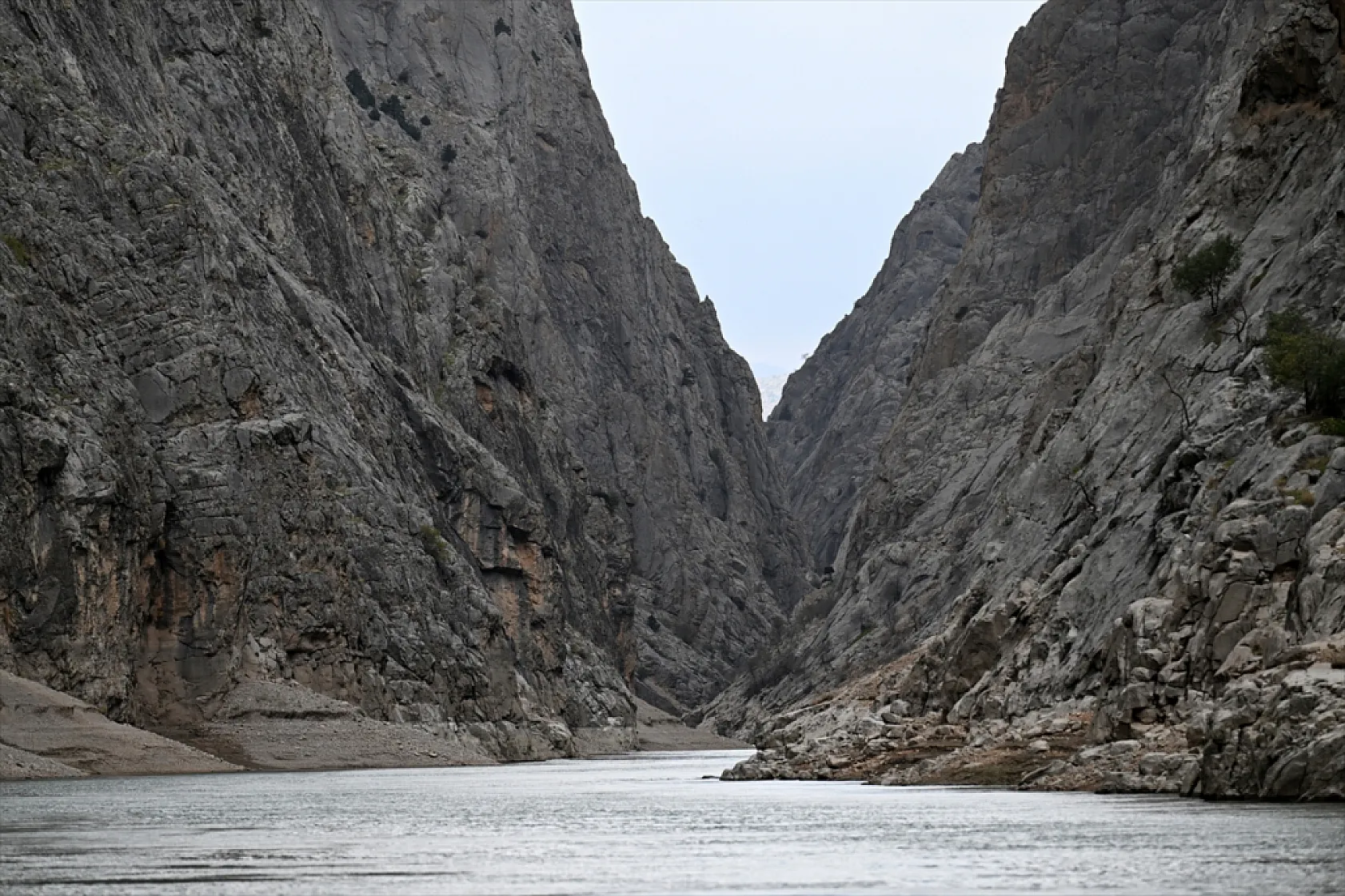 Karanlık Kanyonu ziyaretçilerini büyülüyor