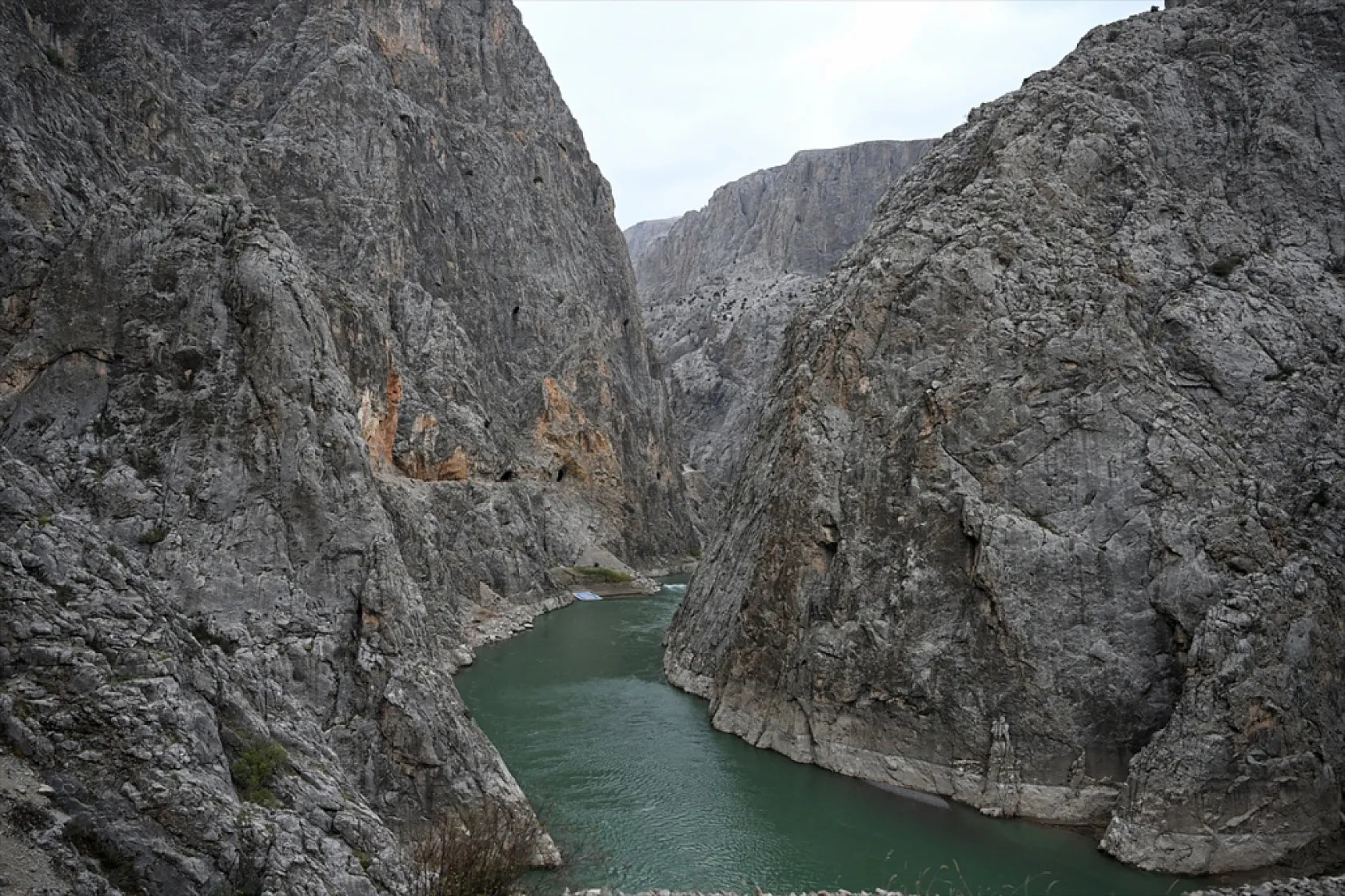 Karanlık Kanyonu ziyaretçilerini büyülüyor