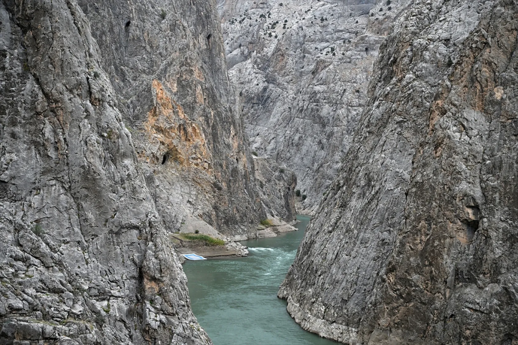 Karanlık Kanyonu ziyaretçilerini büyülüyor