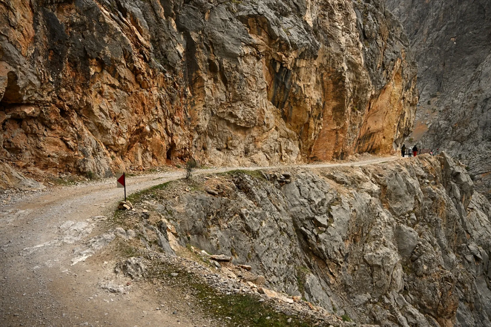 Karanlık Kanyonu ziyaretçilerini büyülüyor