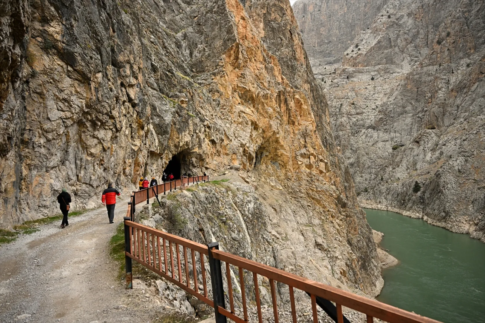 Karanlık Kanyonu ziyaretçilerini büyülüyor