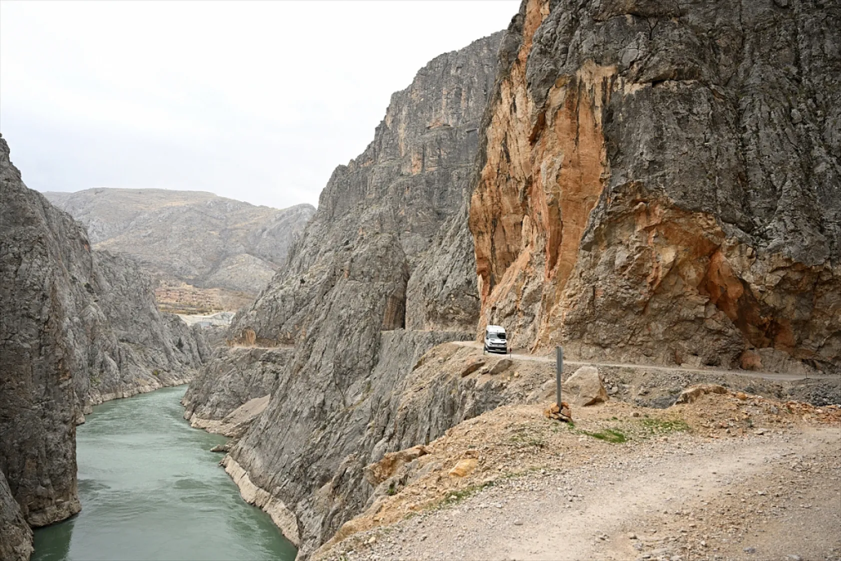 Karanlık Kanyonu ziyaretçilerini büyülüyor