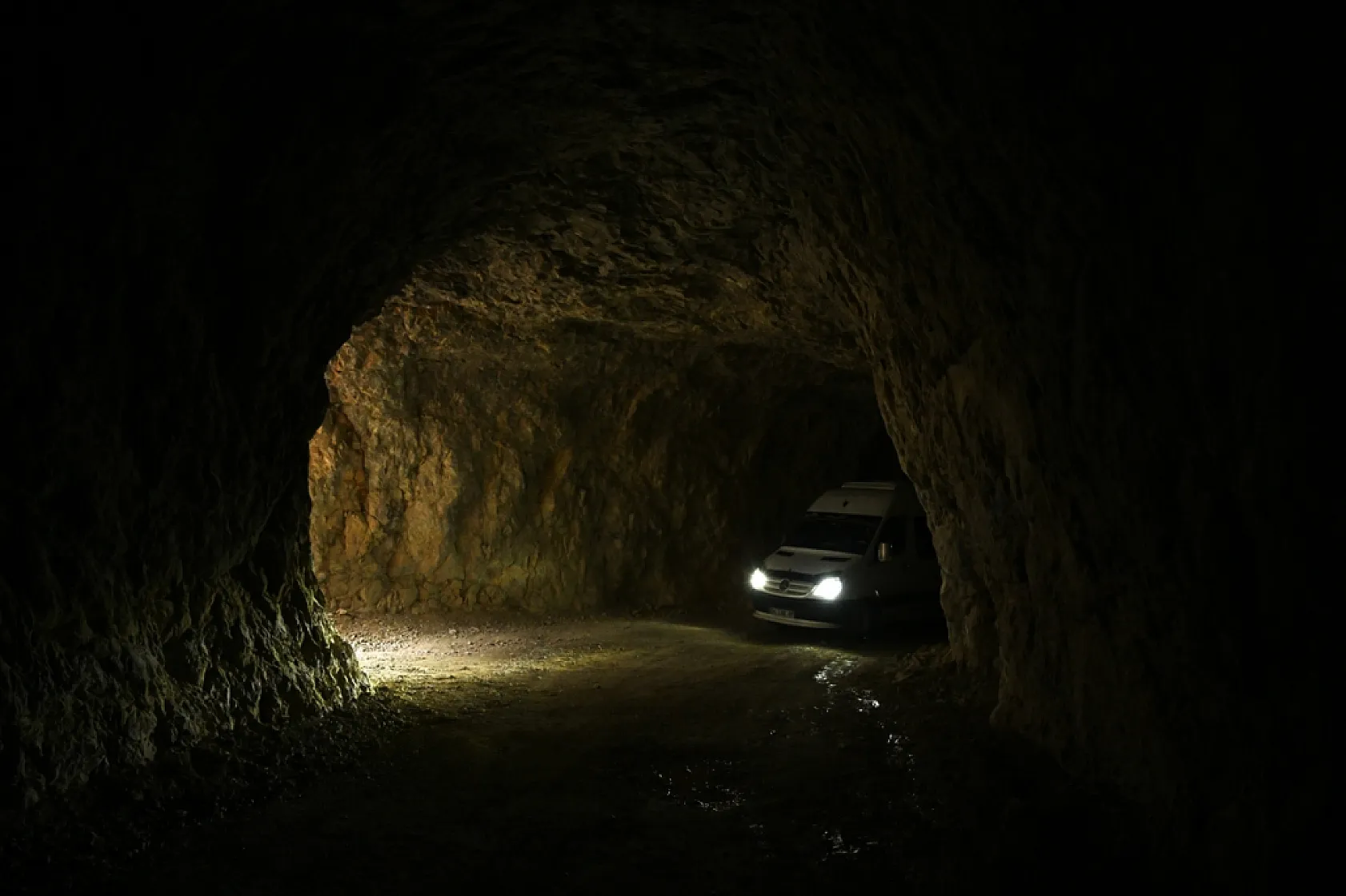 Karanlık Kanyonu ziyaretçilerini büyülüyor