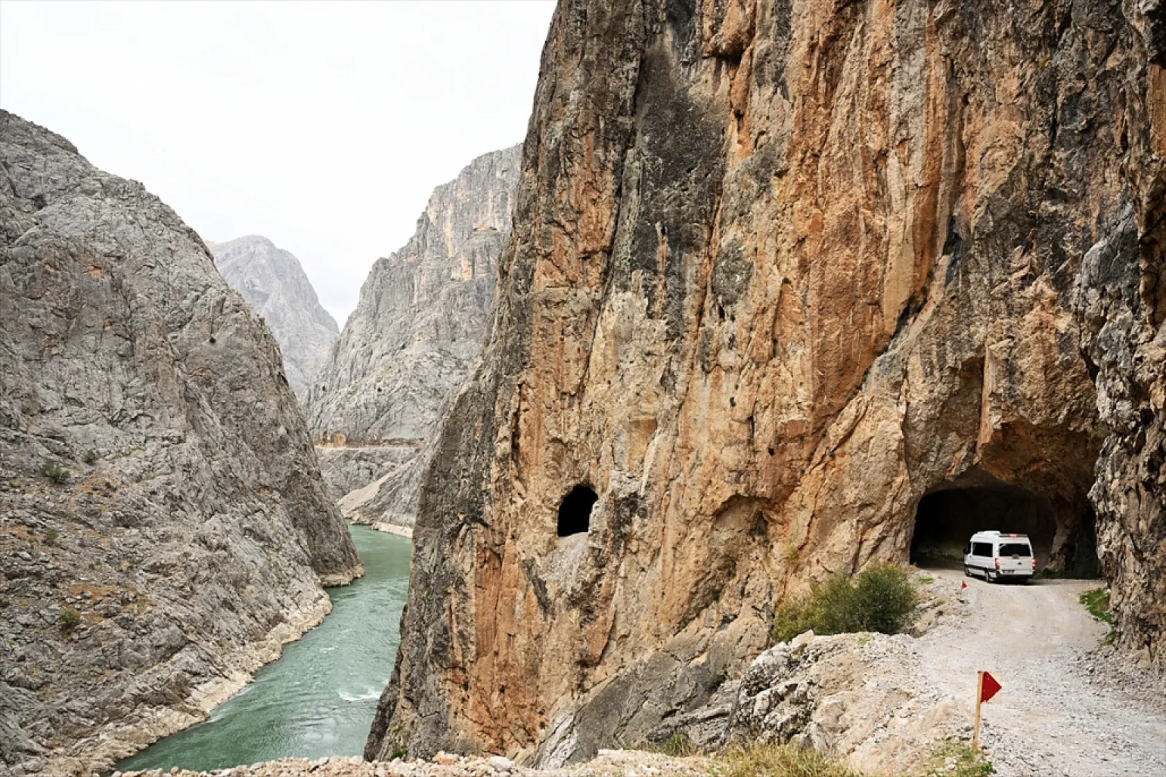 Karanlık Kanyonu ziyaretçilerini büyülüyor