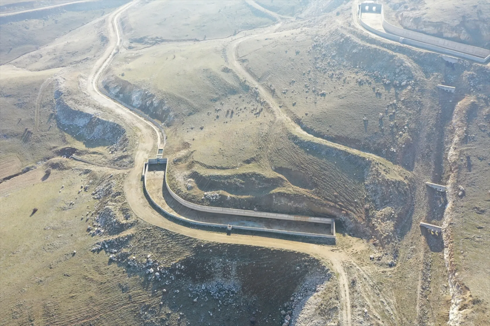 Yüzer GES ile Karasal GES havadan görüntülendi