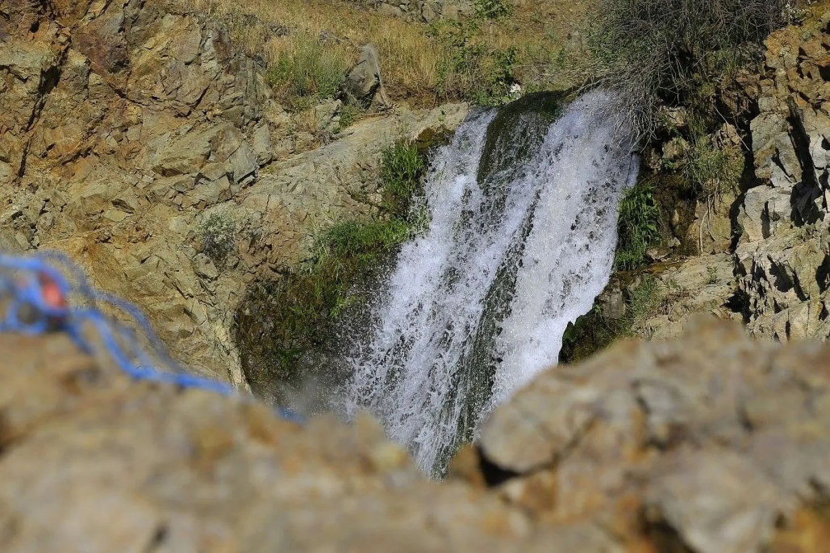 Konakalmaz Şelalesi baharla coştu