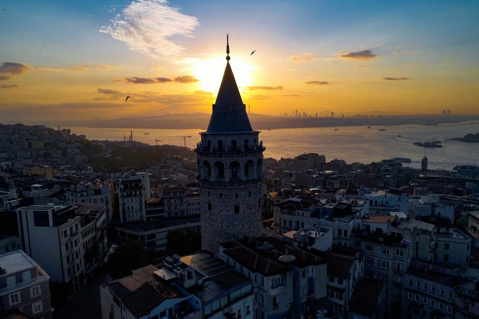 Galata Kulesi'nde eşsiz gün doğumu