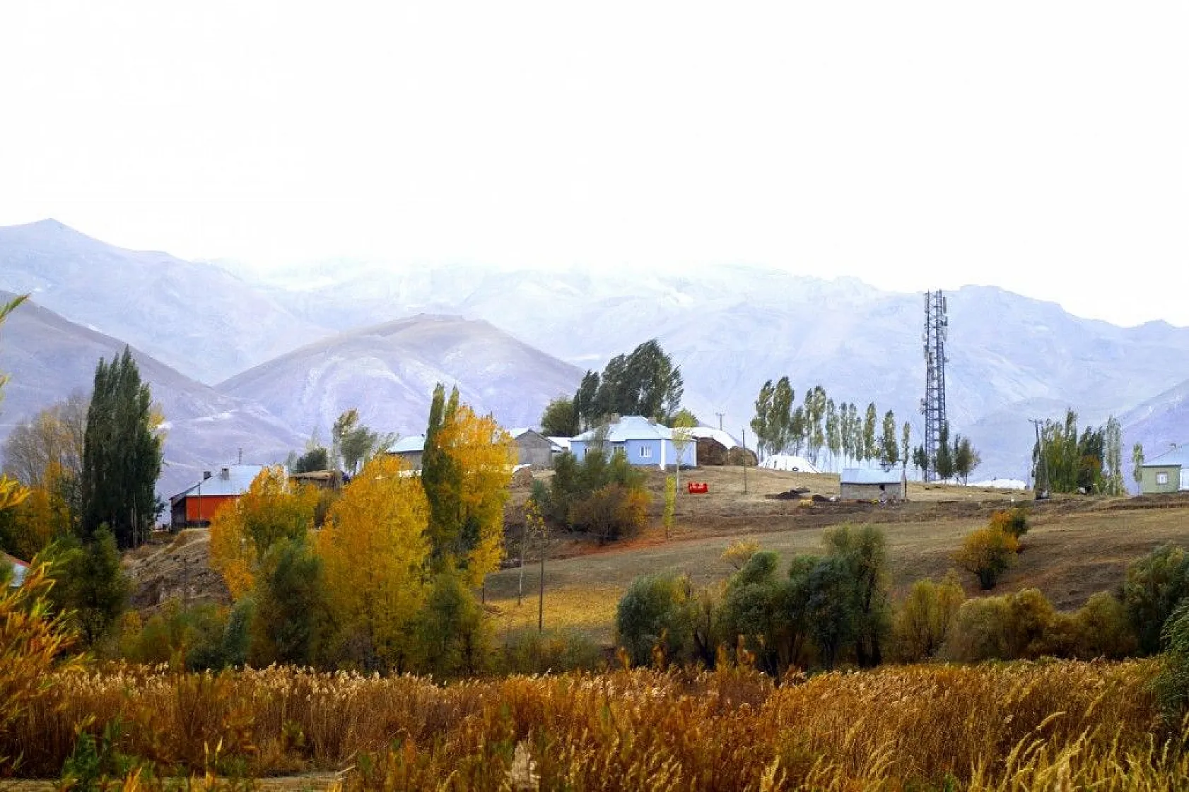 Yüksekova'da sonbahar güzelliği