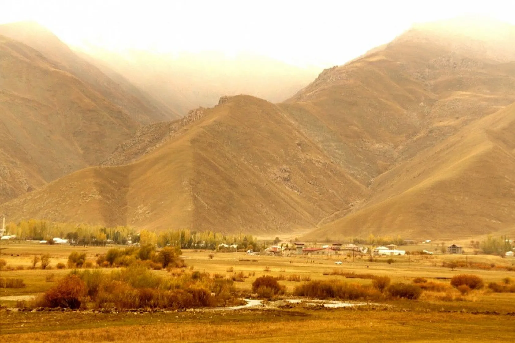 Yüksekova'da sonbahar güzelliği