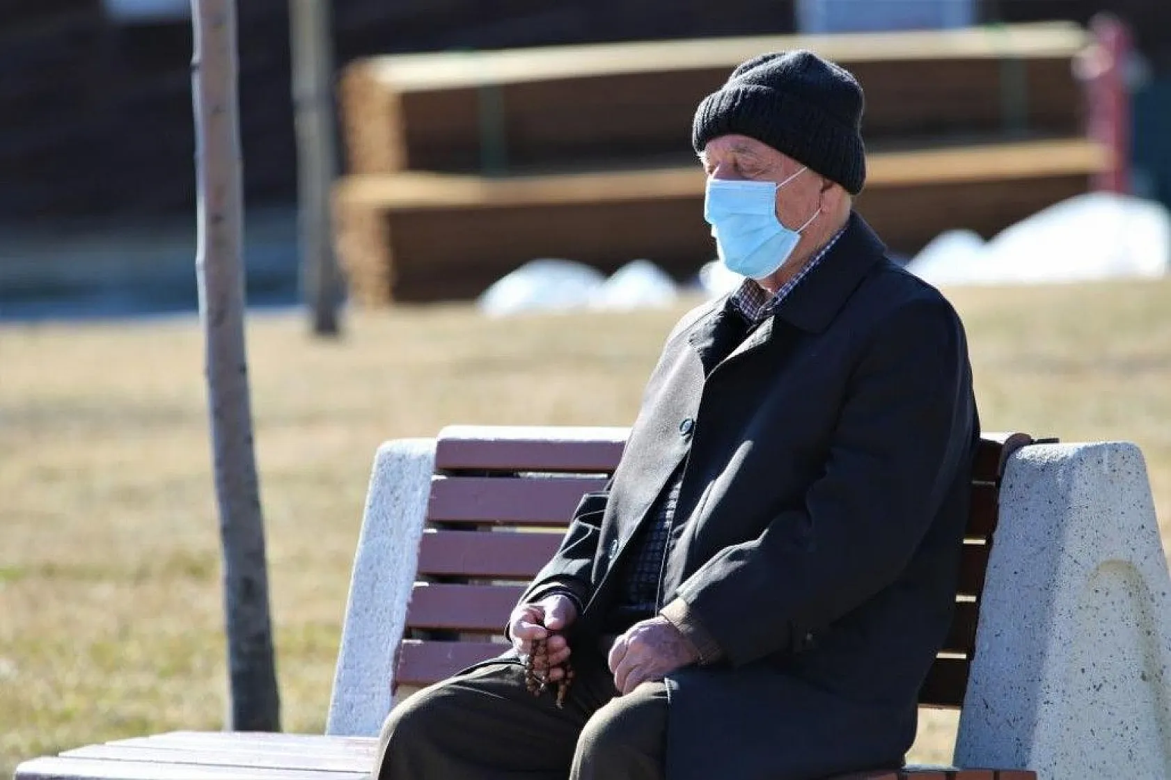 Elazığ'da yasak kalktı... Yaşlılar ve gençler baharın tadını çıkardı