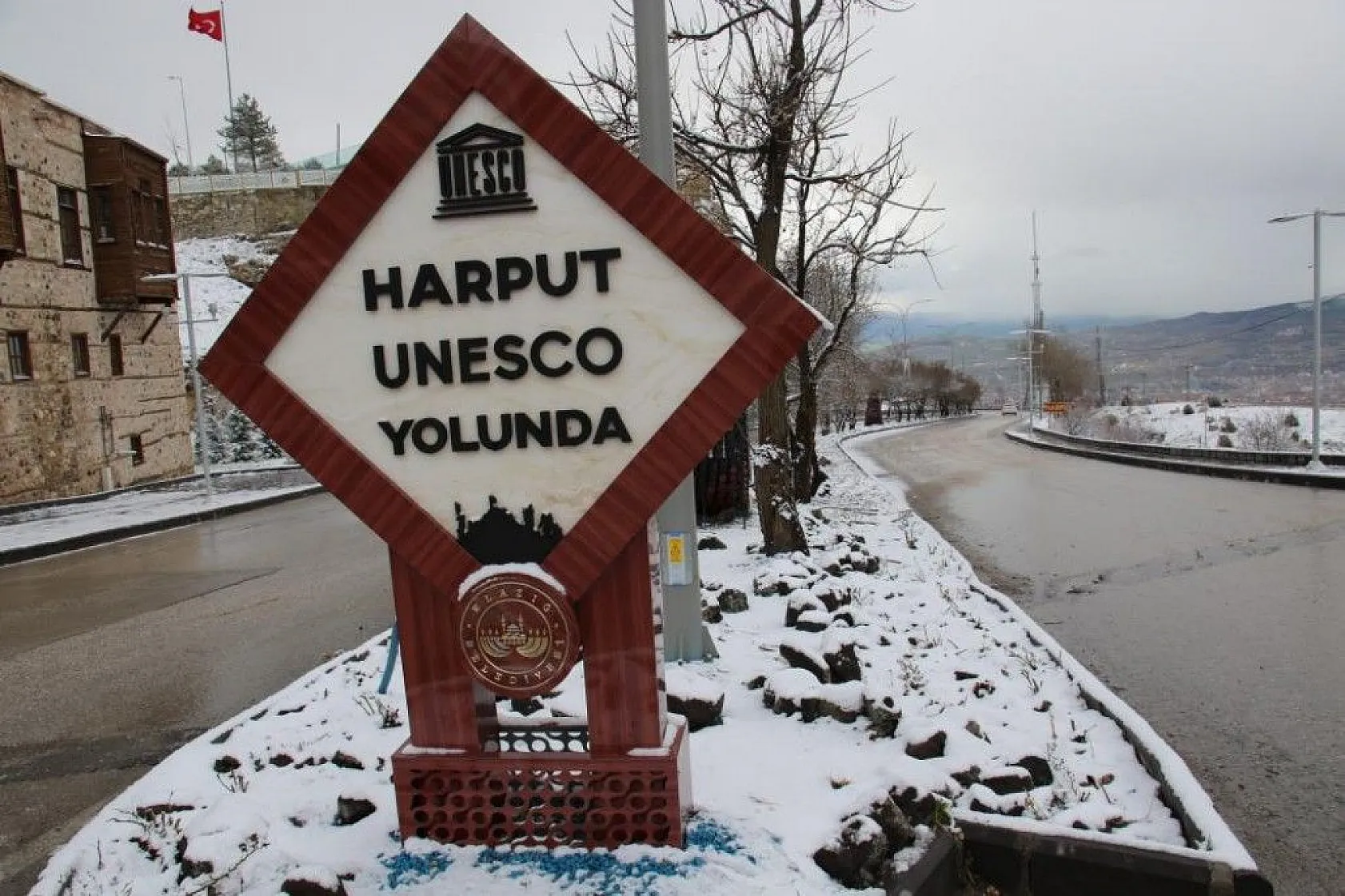 Harput beyaz gelinliğini giydi