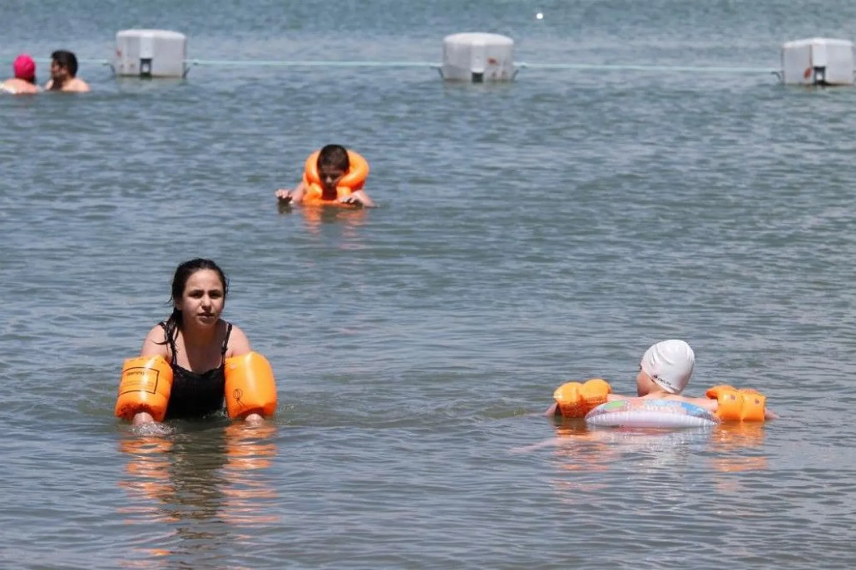 Doğunun gizli denizi Hazar Gölü, misafirlerini ağırlamaya başladı