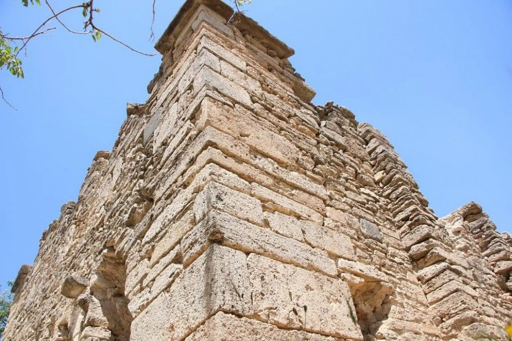 Bu köy, dünyanın dört bir yanından turist ağırlıyor