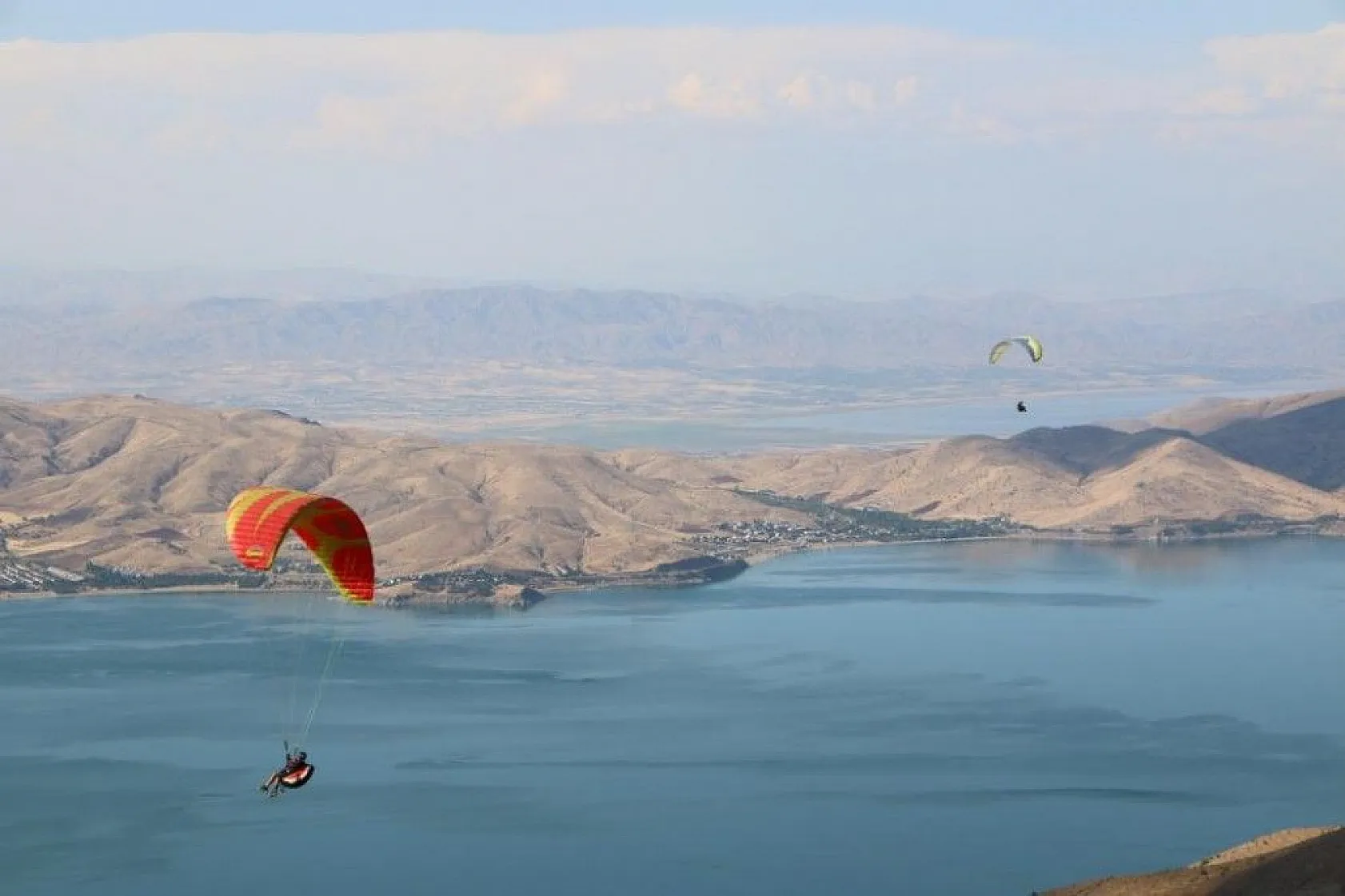 Yamaç paraşütçülerinin gözde mekanı Hazarbaba Dağı