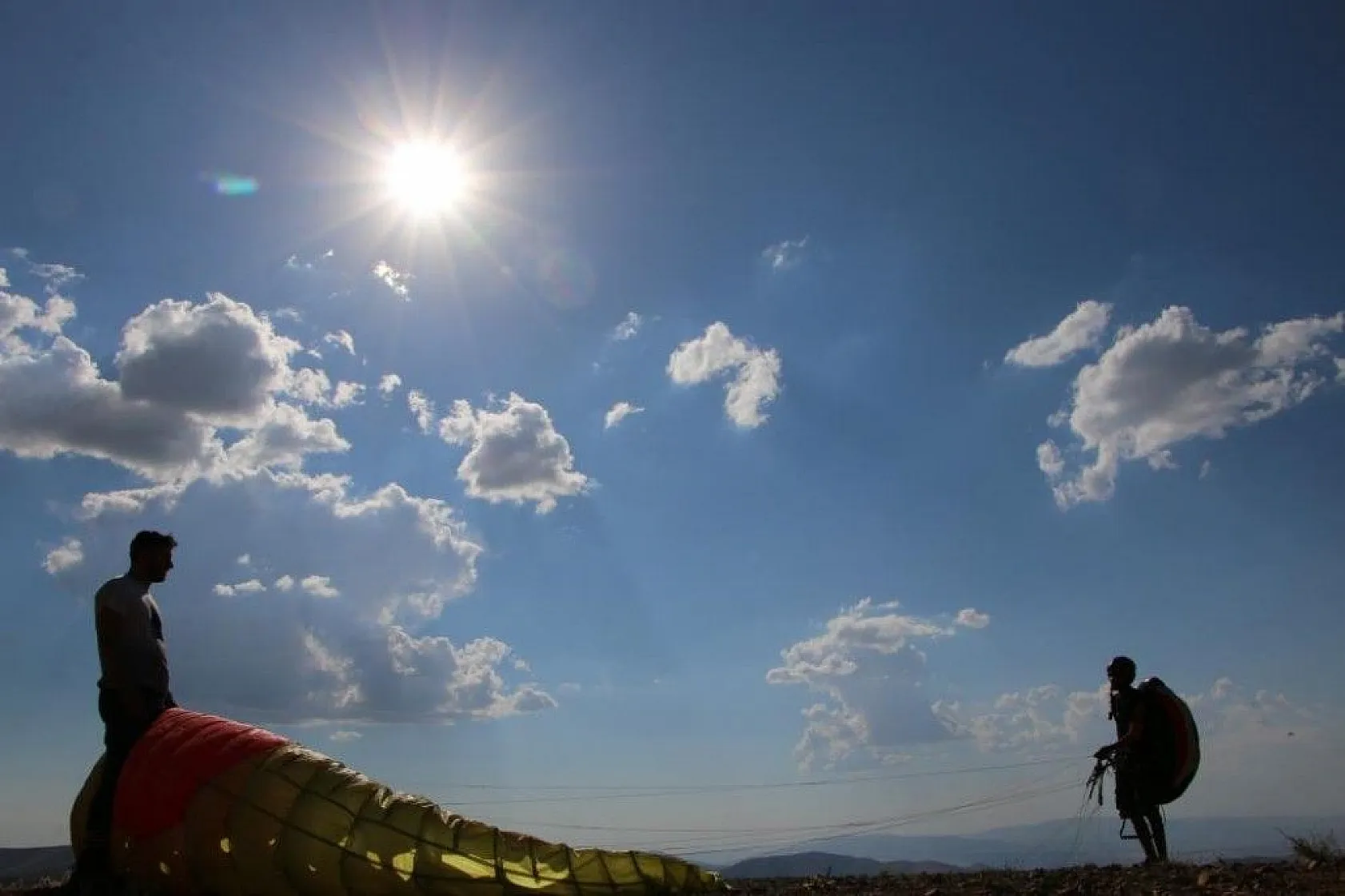 Yamaç paraşütçülerinin gözde mekanı Hazarbaba Dağı