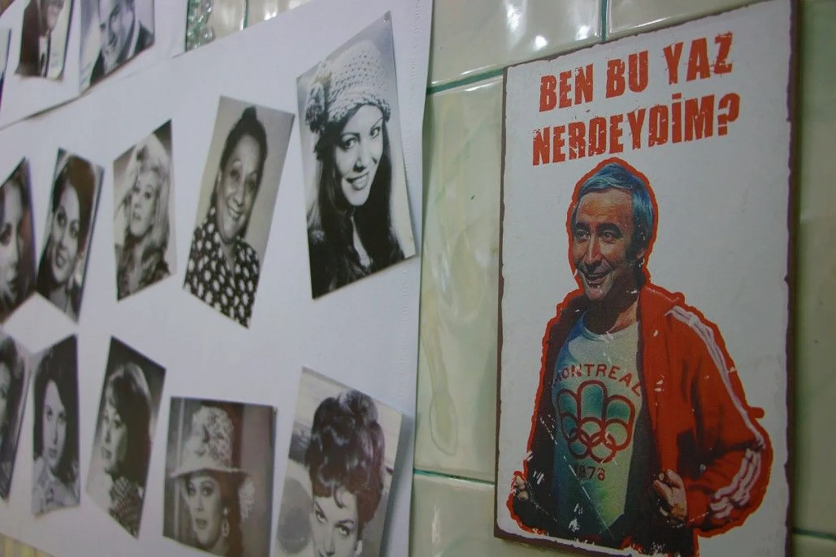 İş yerinin duvarlarını Yeşilçam oyuncularının posterleri ile donattı