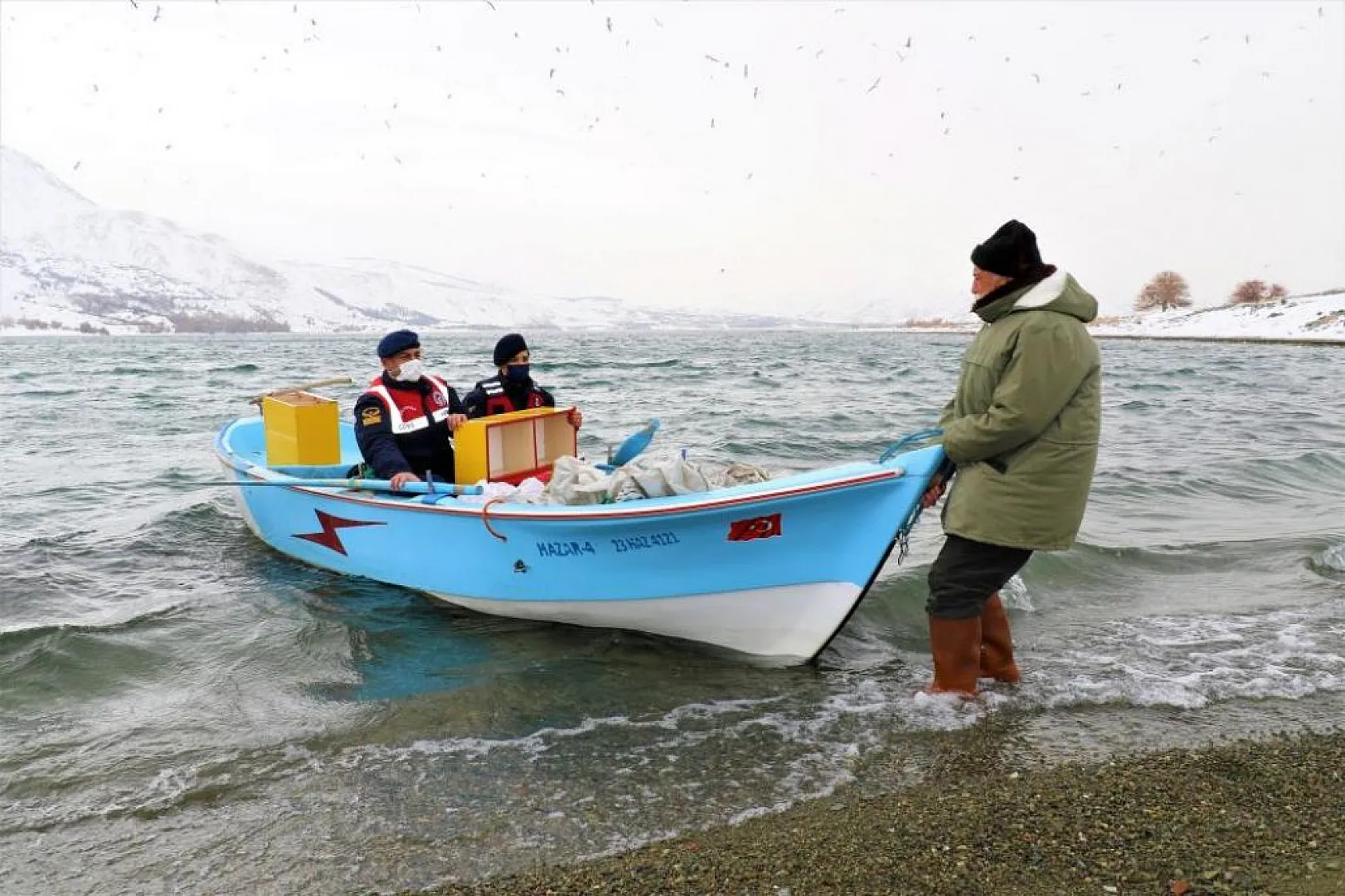 Jandarma, Tavşan Adası'nın uzun kulaklı sakinlerini unutmadı