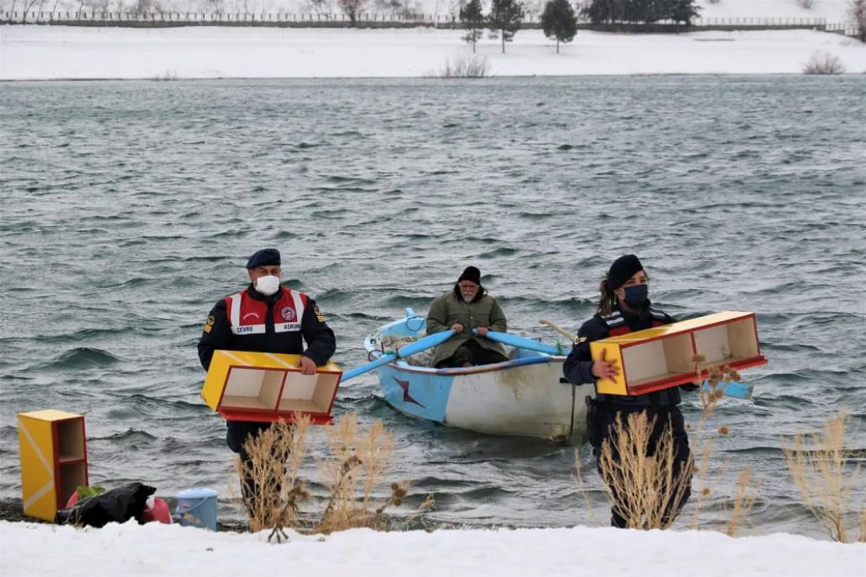 Jandarma, Tavşan Adası'nın uzun kulaklı sakinlerini unutmadı