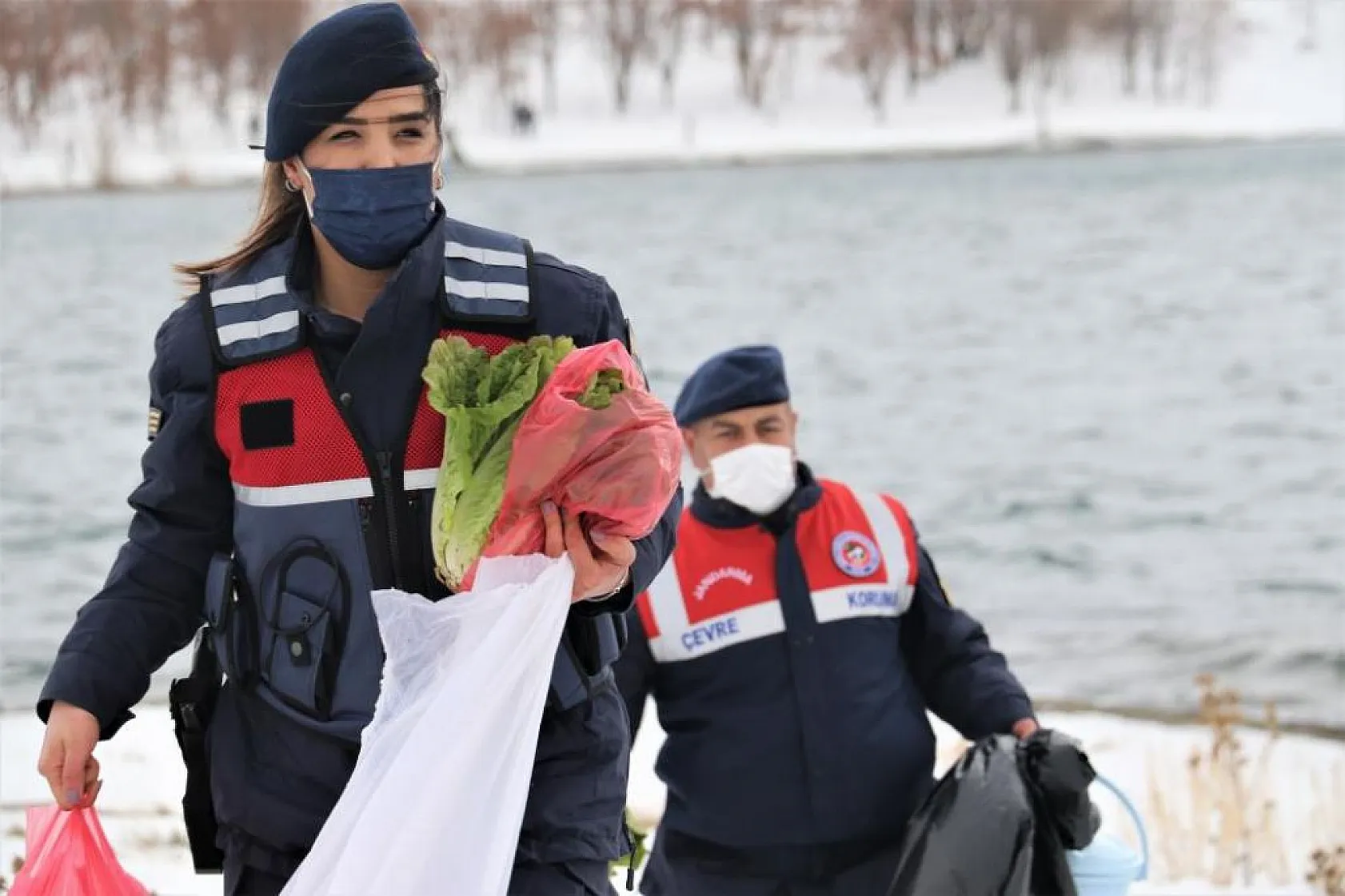 Jandarma, Tavşan Adası'nın uzun kulaklı sakinlerini unutmadı