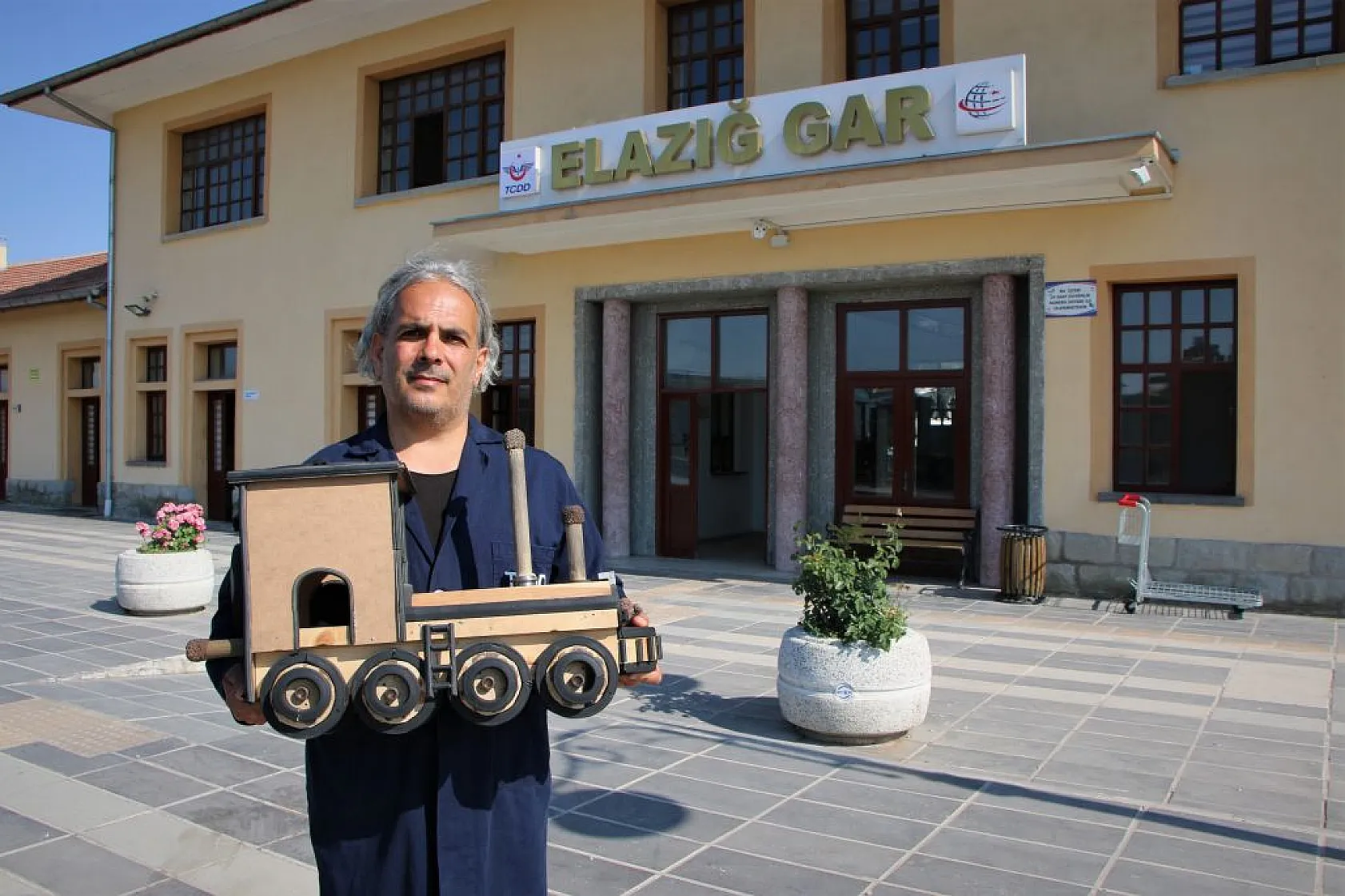 Atık malzemelerden sanat eserine