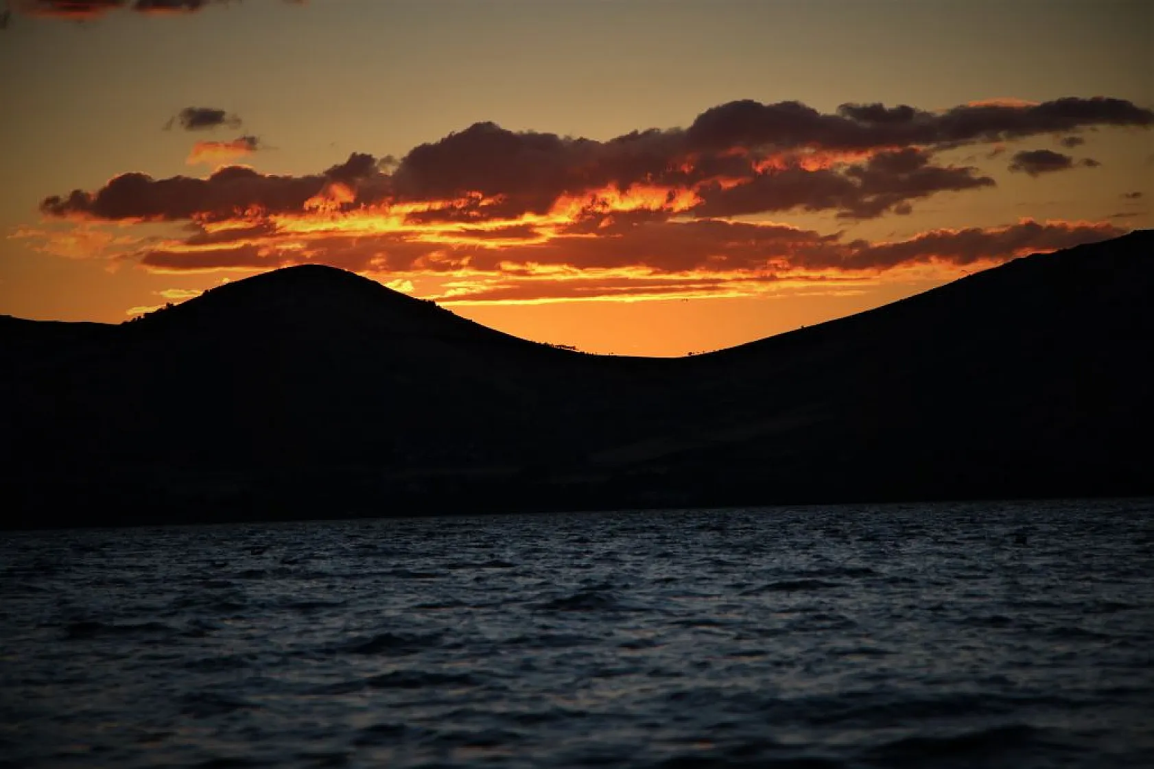 Hazar Gölü'nde eşsiz günbatımı