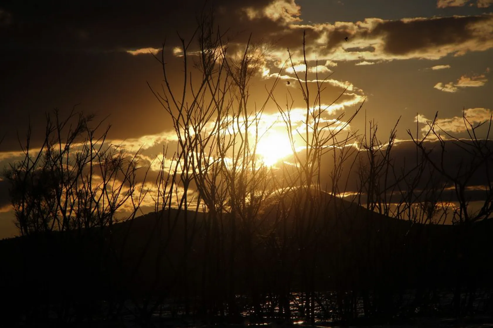 Hazar Gölü'nde eşsiz günbatımı