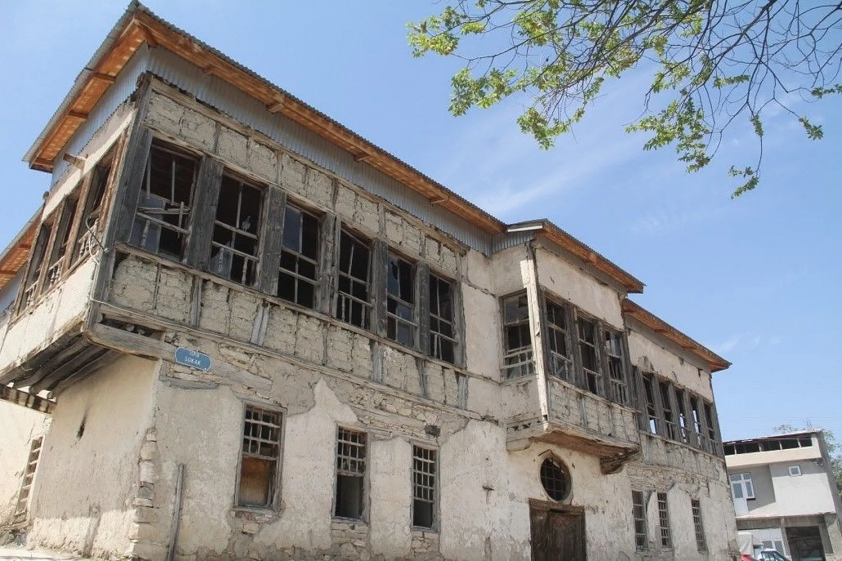 Elazığ'da bulunan 125 yıllık tarihi konaktan fotoğraflar