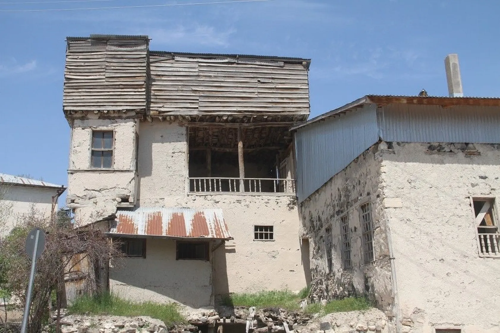 Elazığ'da bulunan 125 yıllık tarihi konaktan fotoğraflar