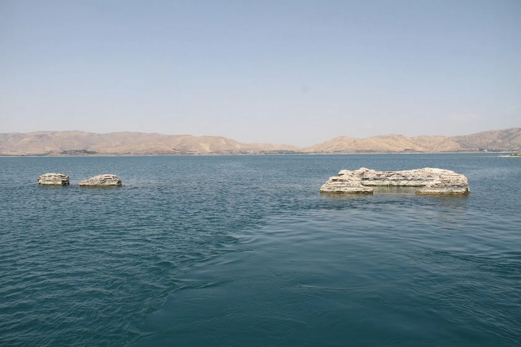 Hazar Gölü ve batık şehrin muhteşem güzelliği havadan görüntülendi