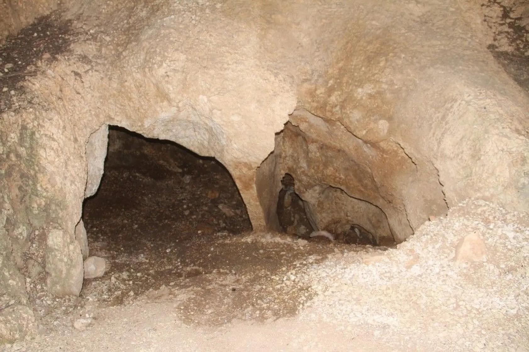 Deve Mağarası ve Ölbe Vadisi güzelliği ile dikkat çekiyor