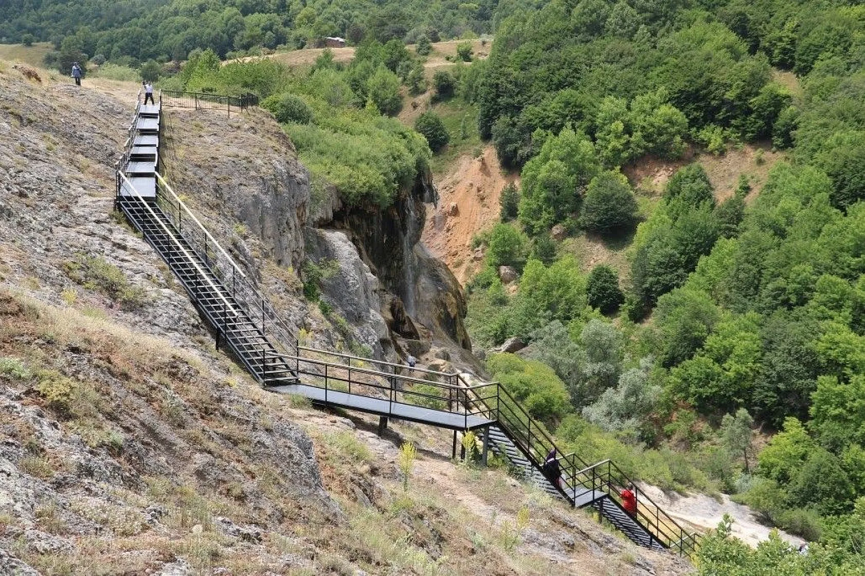 Dipsizgöl Şelalesi'nde eşsiz güzellik