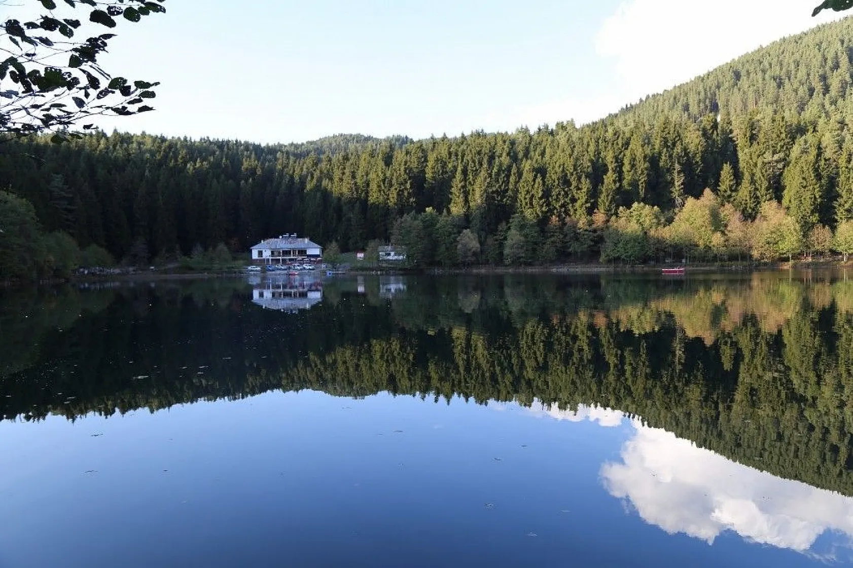 Fotoğraf tutkunları sonbaharda sakin şehir Şavşat'a akın ediyor