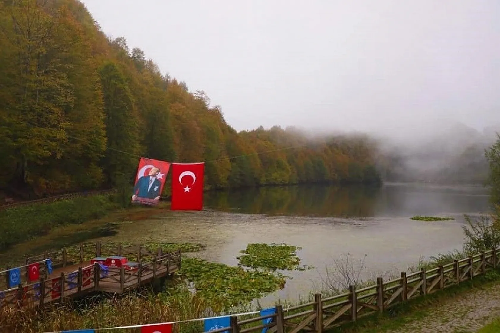 Doğa harikası Ulugöl'de sonbahar renkleri