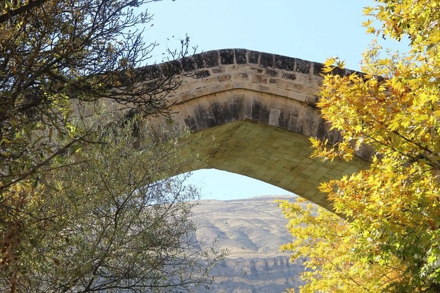 Tağar Köprüsün'de sonbahar şölen