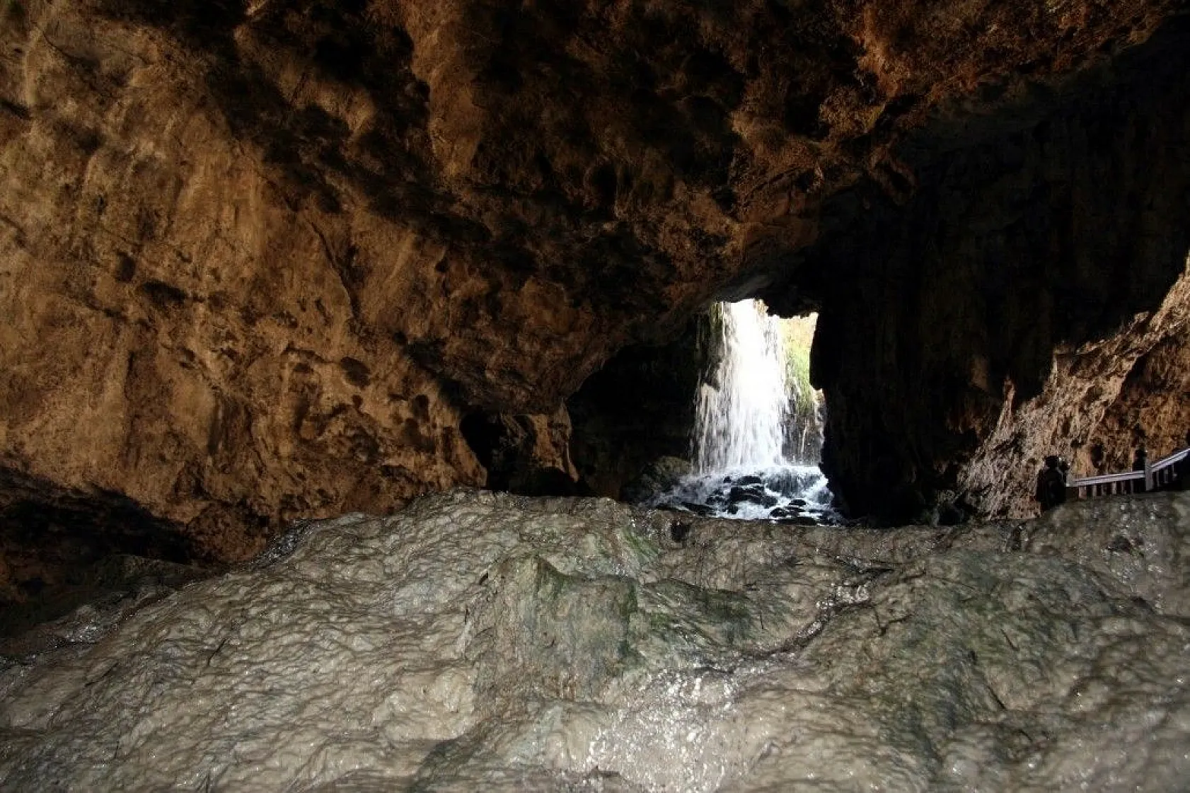 Yer altındaki beyaz cennet Kaklık Mağarası ziyaretçilerini bekliyor