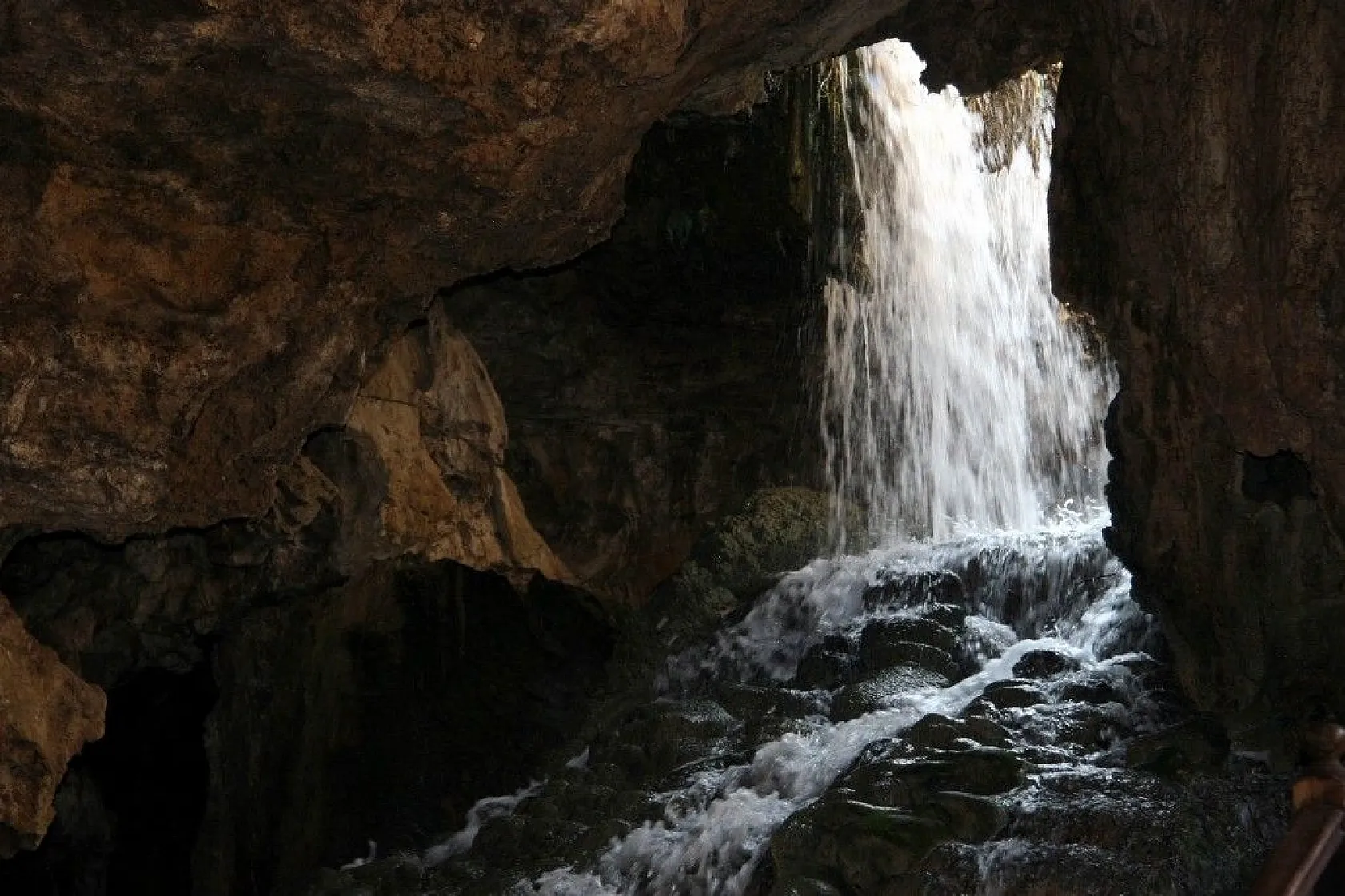 Yer altındaki beyaz cennet Kaklık Mağarası ziyaretçilerini bekliyor